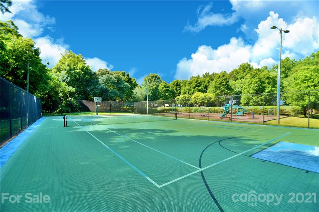 3407 Brownes Ferry Road Charlotte, NC 28269 - Photo 23 of 24 a view of a volley ball court