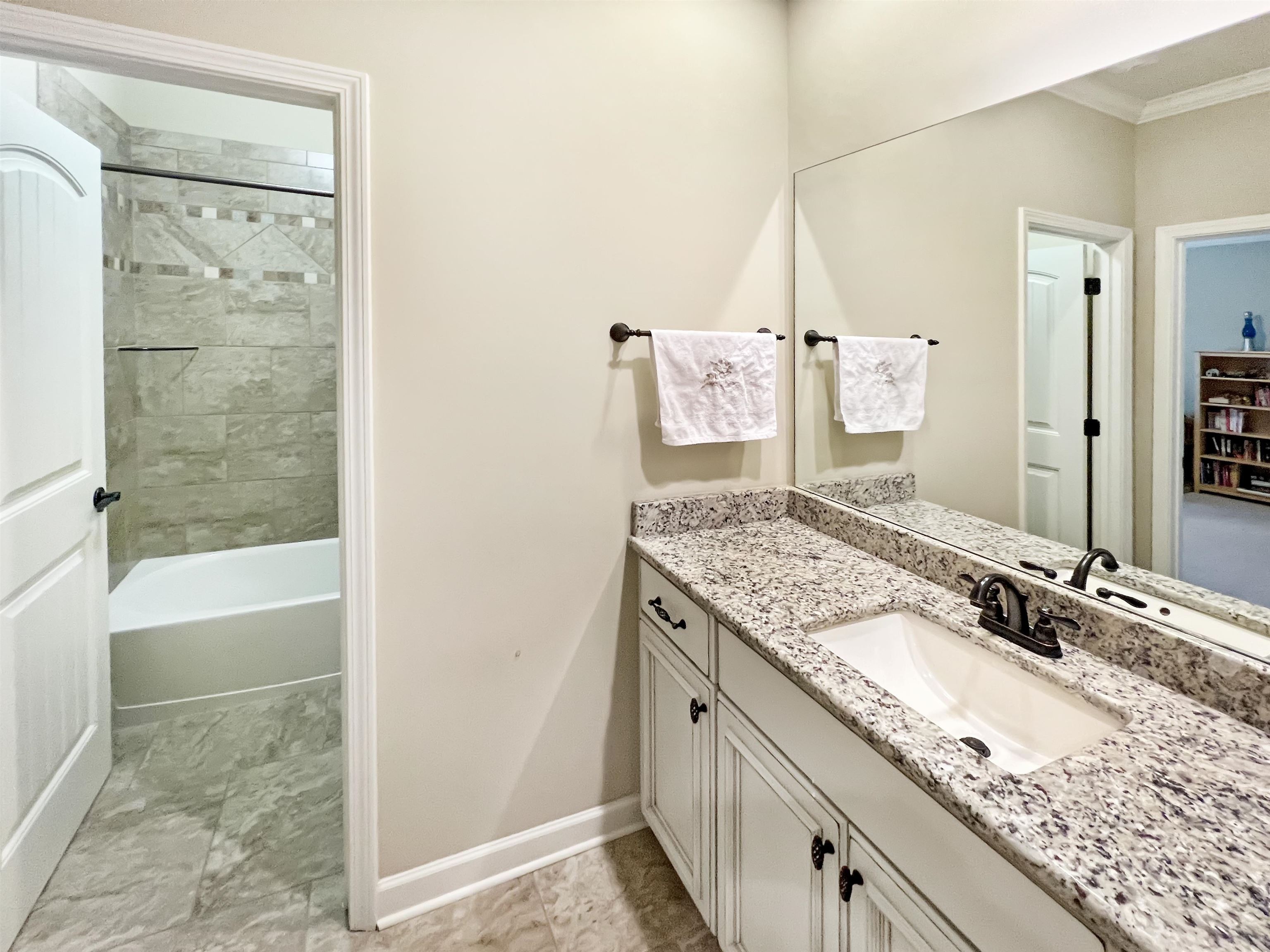 5035 Shady Grove Road Memphis, TN 38117 - Photo 16 of 25 Gallery Image 16