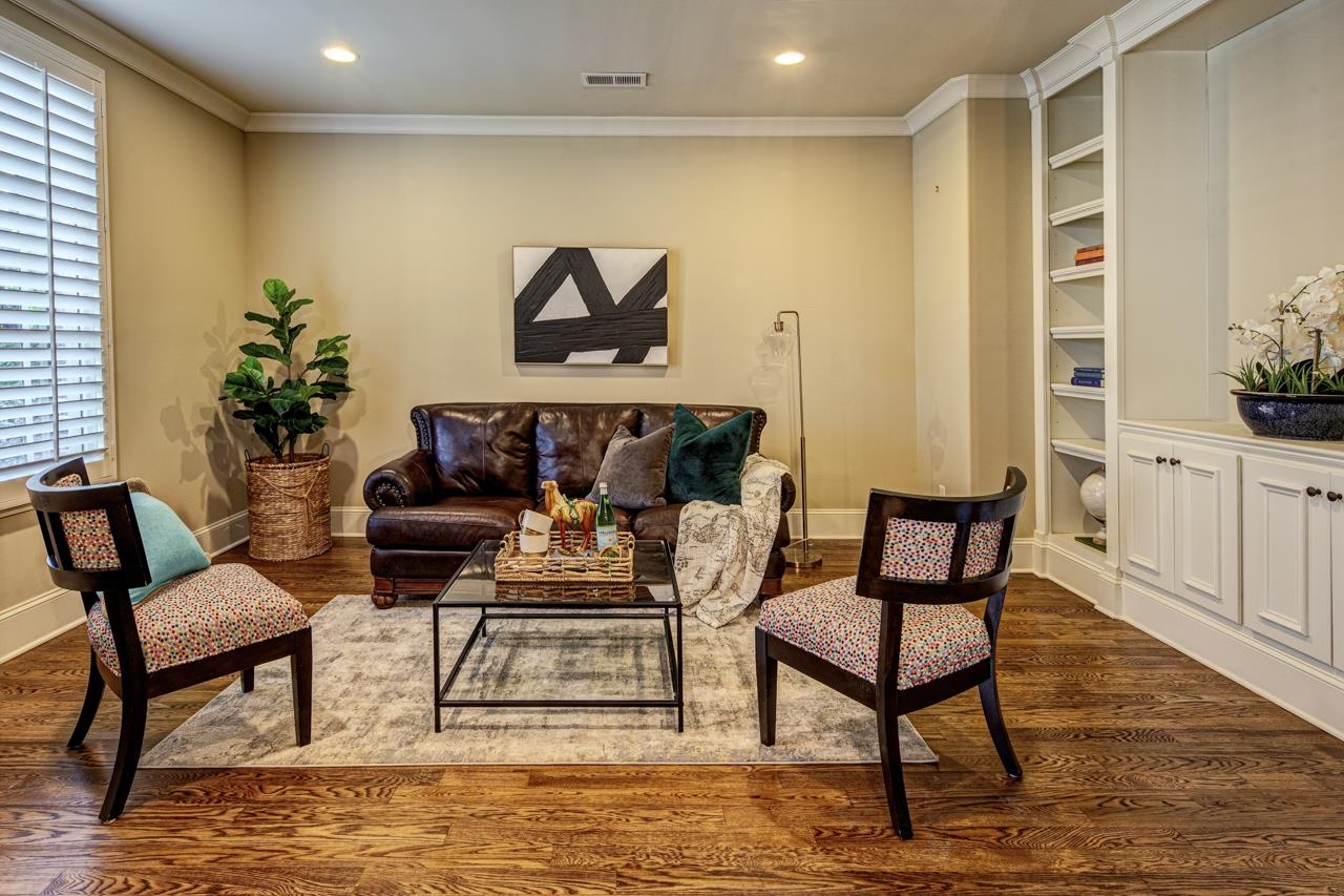 5035 Shady Grove Road Memphis, TN 38117 - Photo 2 of 25 Gallery Image 2