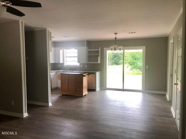 408 Holcomb Carroll Road Carriere, MS 39426 - Photo 2 of 16 IMG_5504