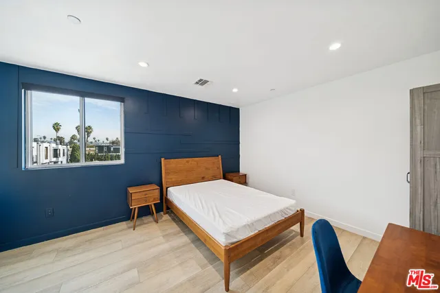 a view of a livingroom with furniture