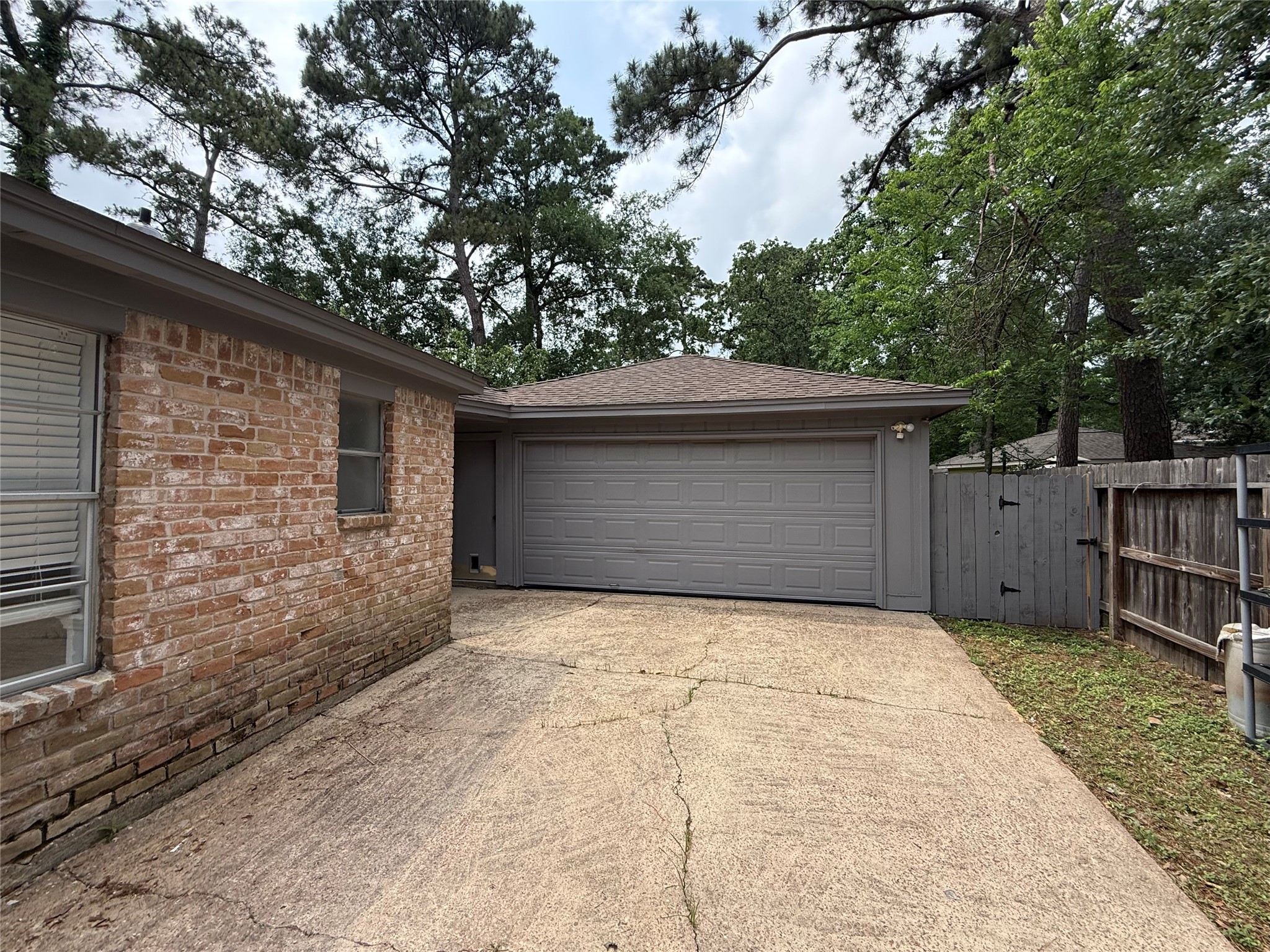 1847 Spruce Knob Drive Houston, TX 77339 - Photo 24 of 26 a front view of house with yard