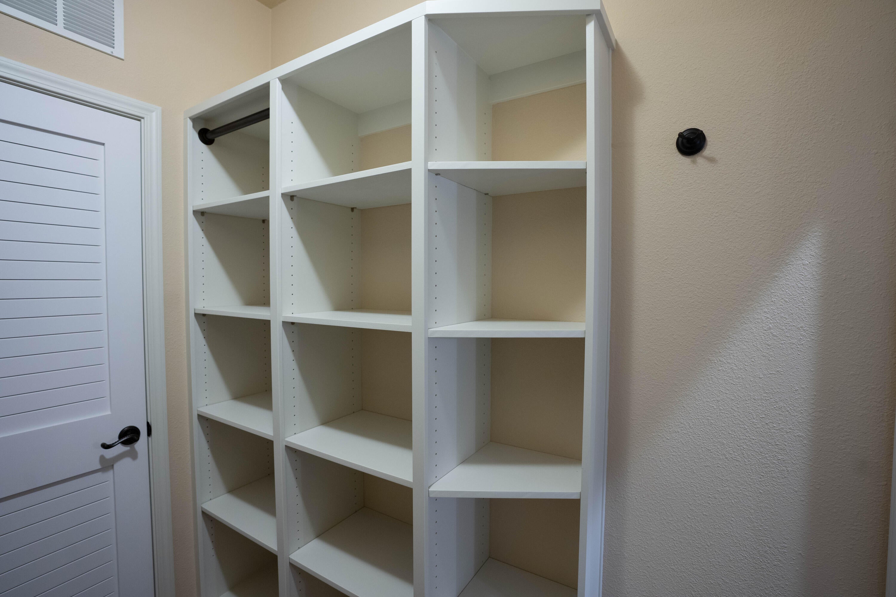 2080 Swingle Road Trail, OR 97541 - Photo 19 of 52 Built in shelving in primary walk in.