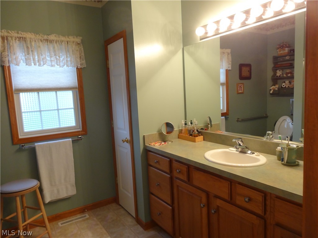 135 Chimney Ridge Chardon, OH 44024 - Photo 14 of 23 Gallery Image 14