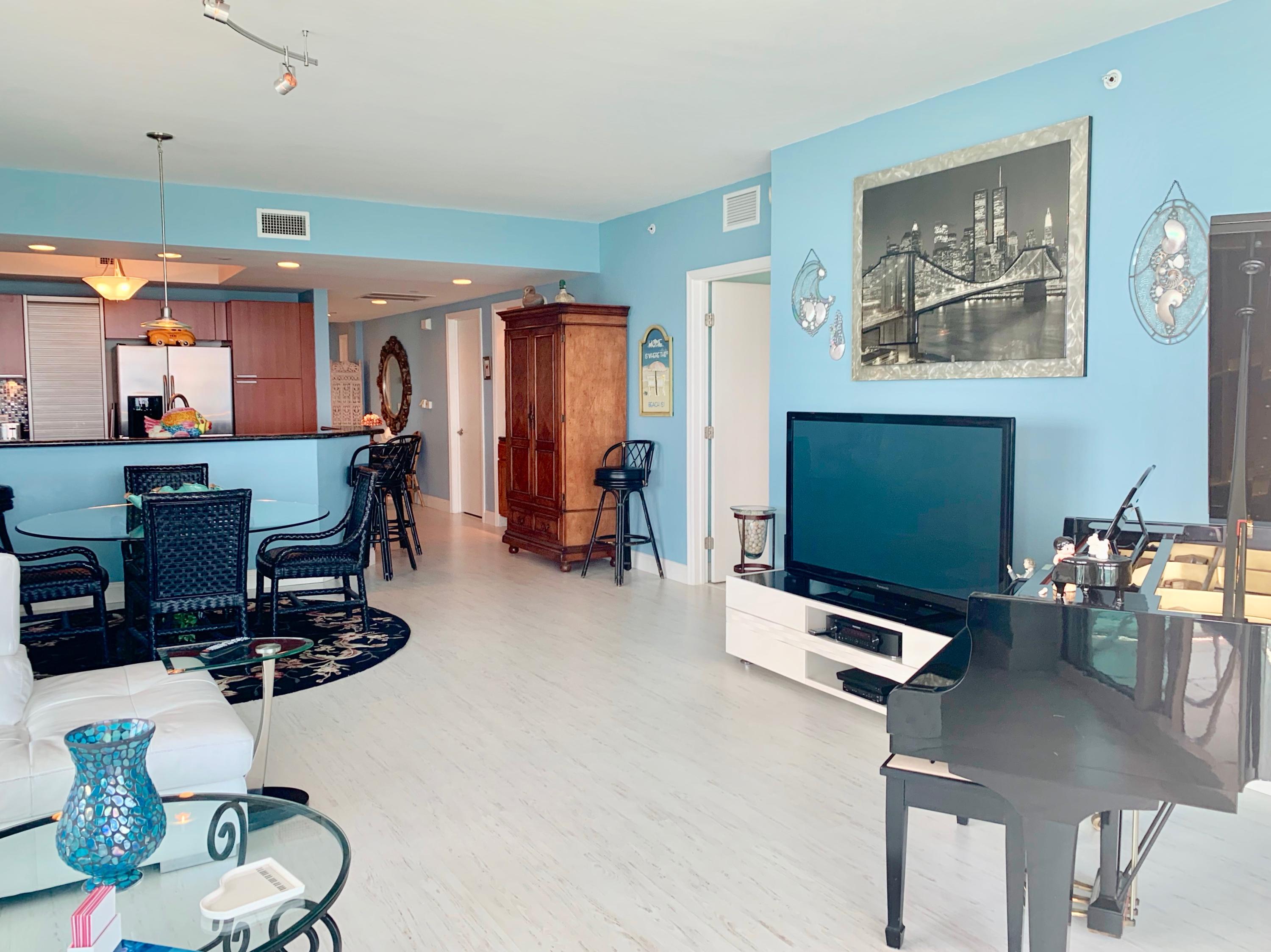 2640 Lake Shore Drive, Unit 2016 Riviera Beach, FL 33404 - Photo 11 of 50 SPACIOUS GREAT ROOM