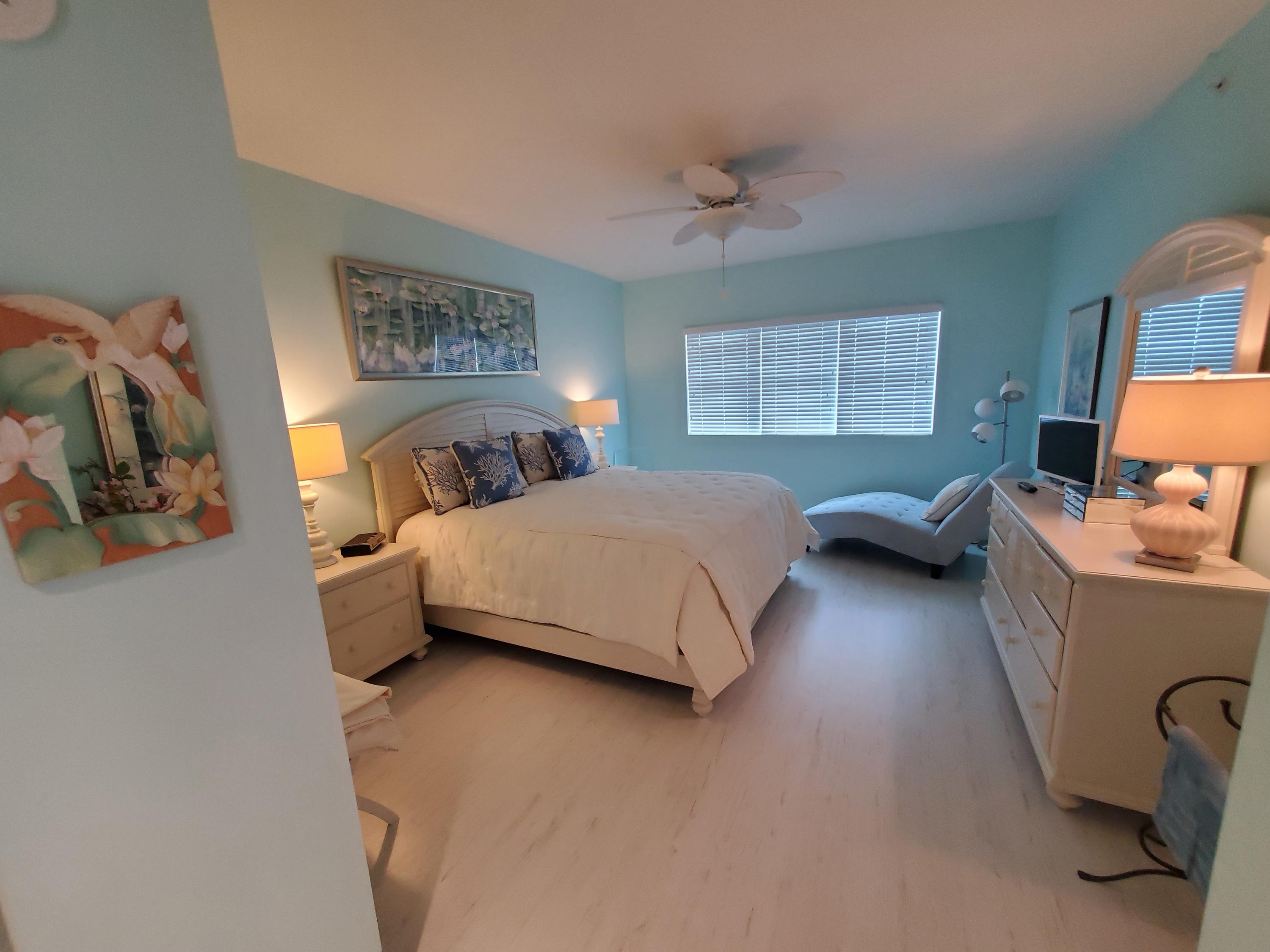 2640 Lake Shore Drive, Unit 2016 Riviera Beach, FL 33404 - Photo 18 of 50 MASTER BEDROOM SUITE