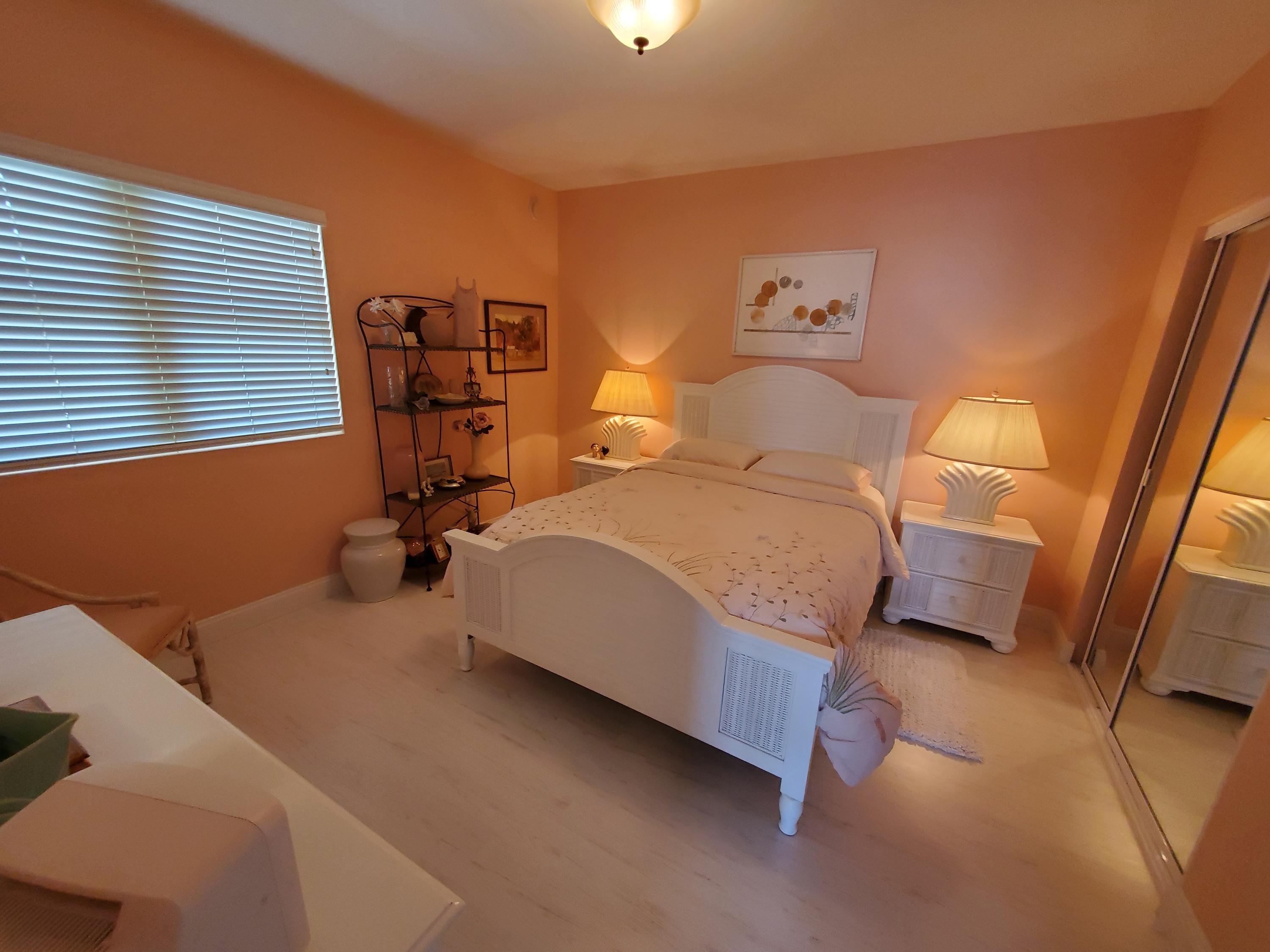 2640 Lake Shore Drive, Unit 2016 Riviera Beach, FL 33404 - Photo 25 of 50 BR 2 - ENSUITE BATHROOM