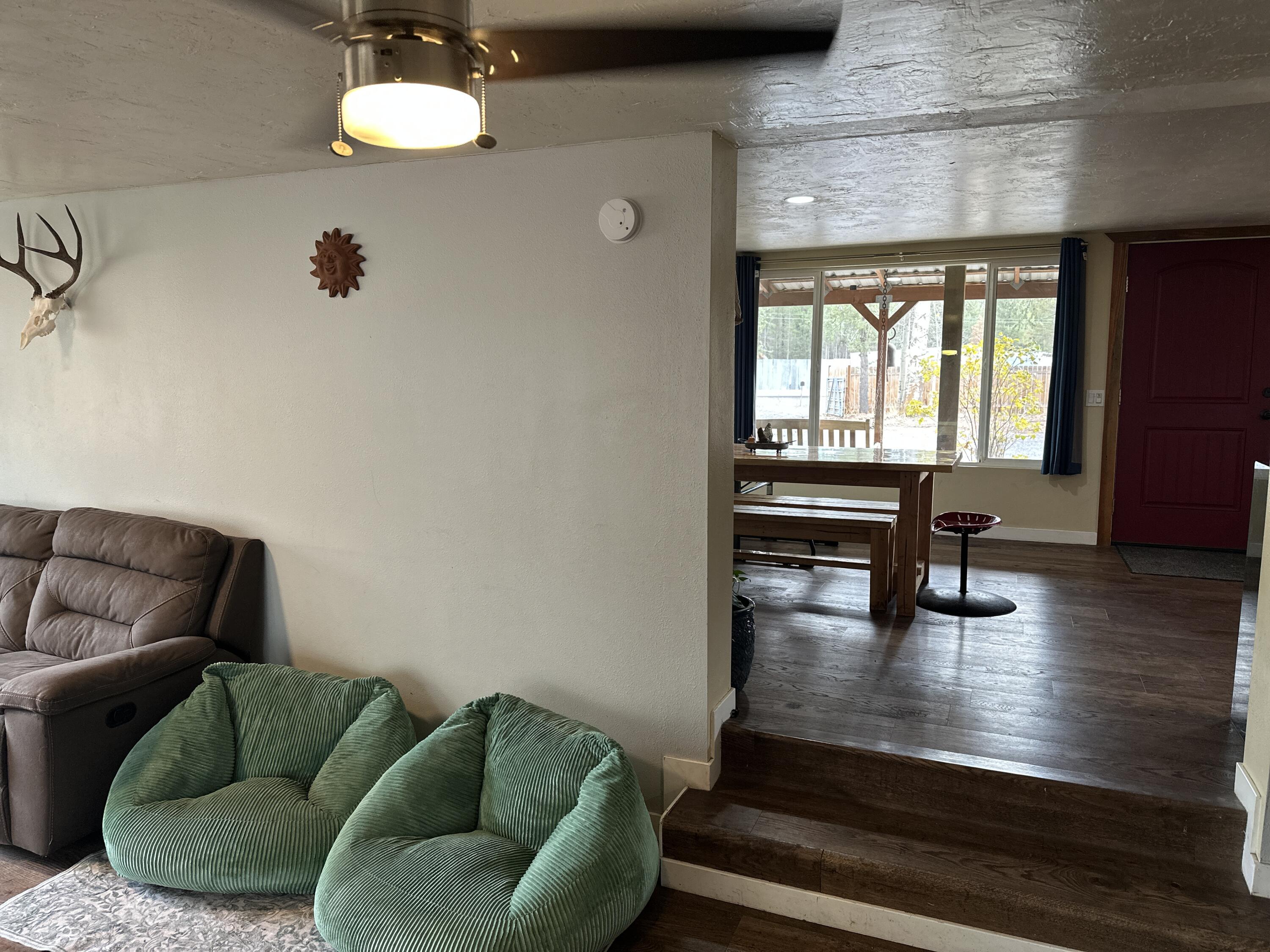 136010 Highway 97 Crescent, OR 97733 - Photo 33 of 55 living room