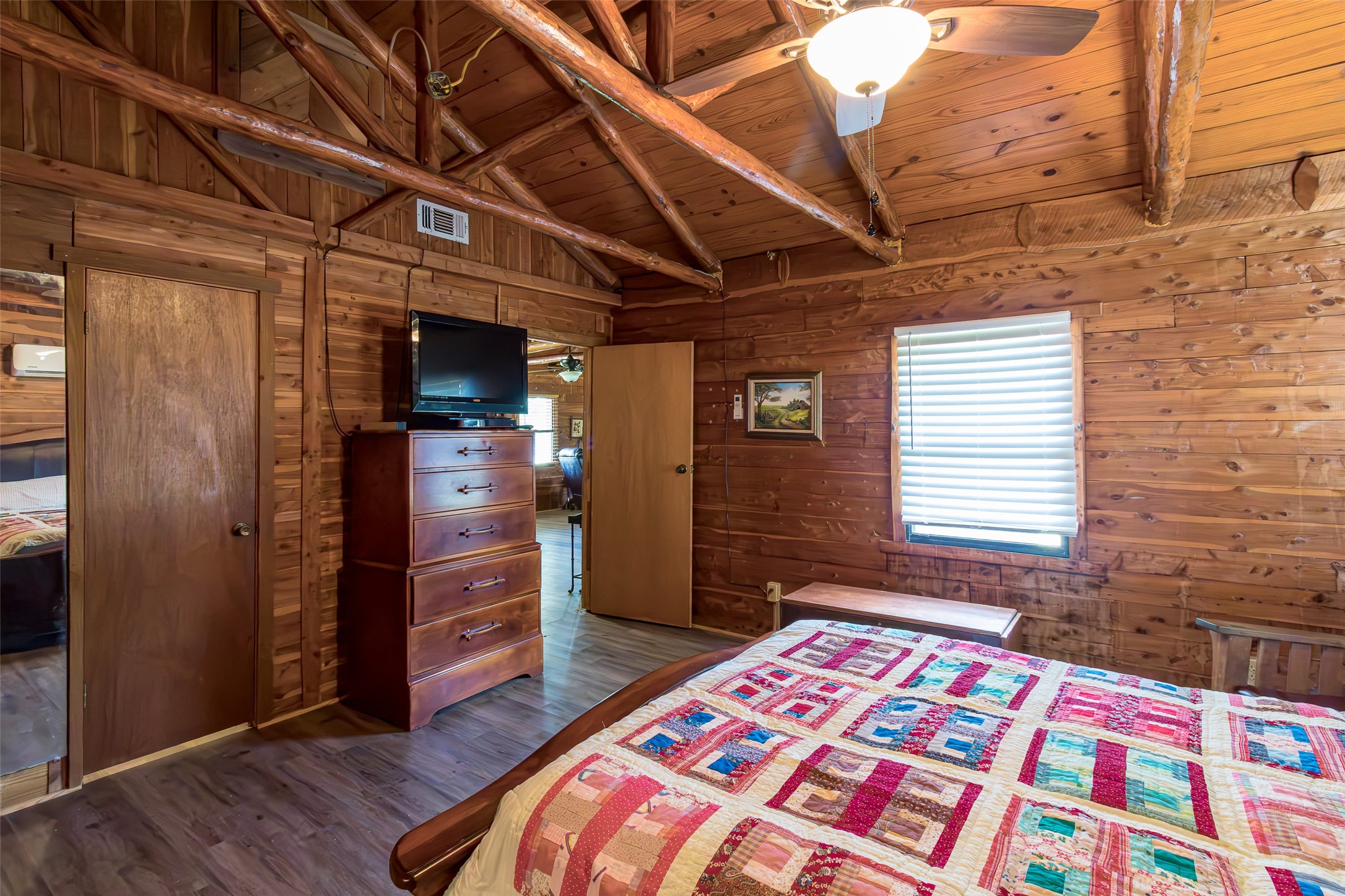 511 Commerce Street Palacios, TX 77465 - Photo 12 of 40 Main Cabin