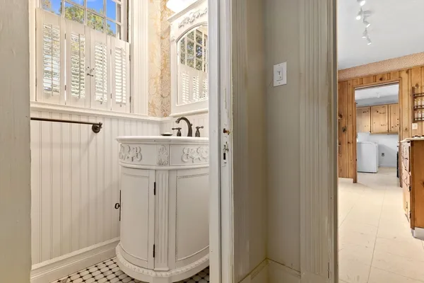 $999,000 | 16 Court Street, North Andover, MA 01845