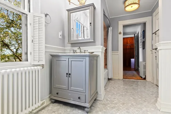 $999,000 | 16 Court Street, North Andover, MA 01845