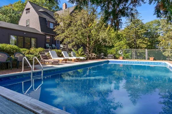 $999,000 | 16 Court Street, North Andover, MA 01845