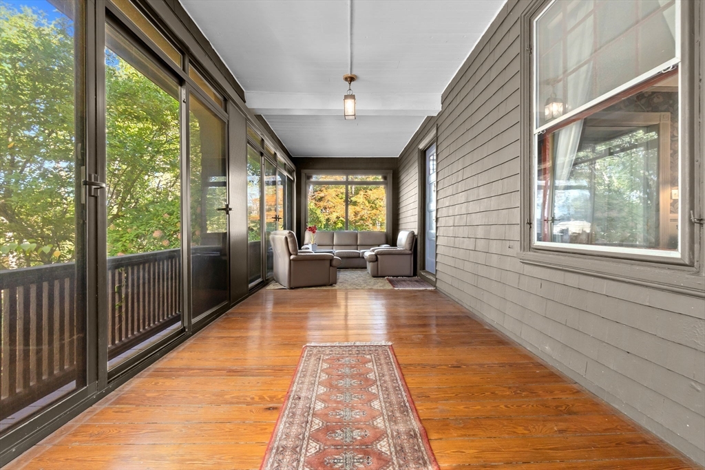 16 Court Street North Andover, MA 01845 - Photo 4 of 42