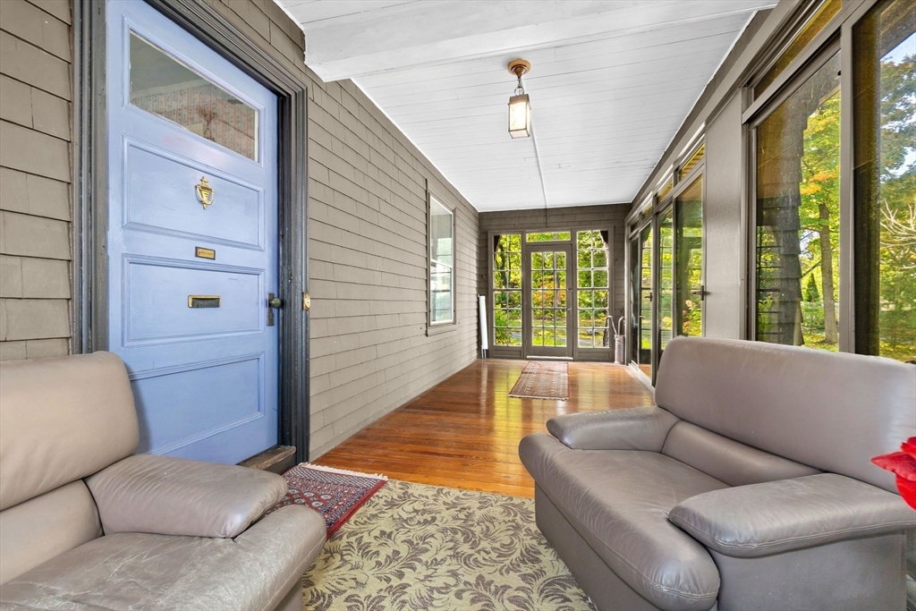 16 Court Street North Andover, MA 01845 - Photo 5 of 42