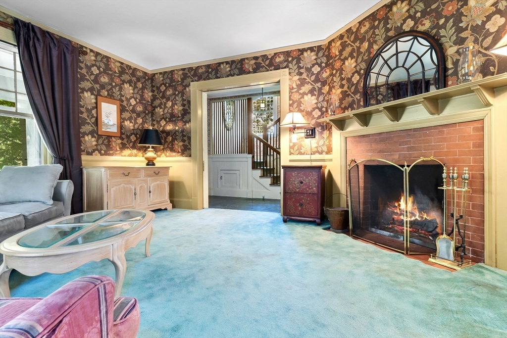 16 Court Street North Andover, MA 01845 - Photo 9 of 42