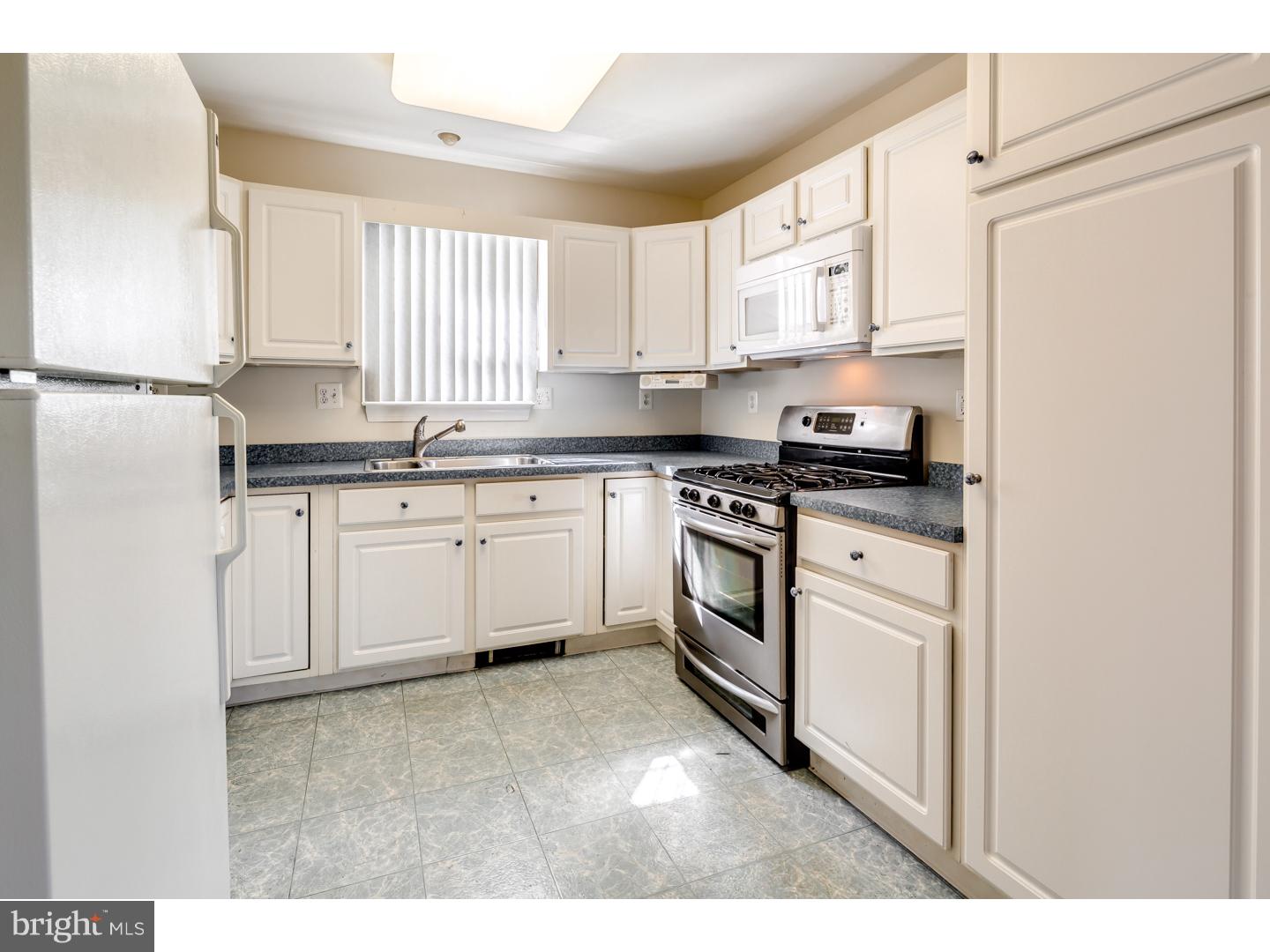219 Neshaminy Road Croydon, PA 19021 - Photo 21 of 25 Kitchen