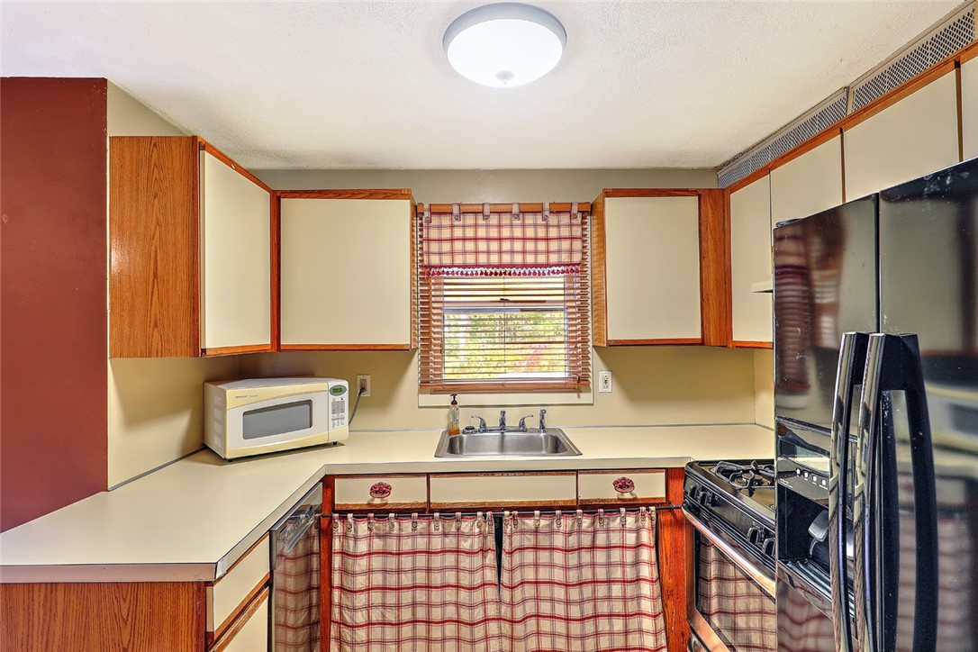 53 Reed Street Warwick, RI 02886 - Photo 11 of 37 Kitchen