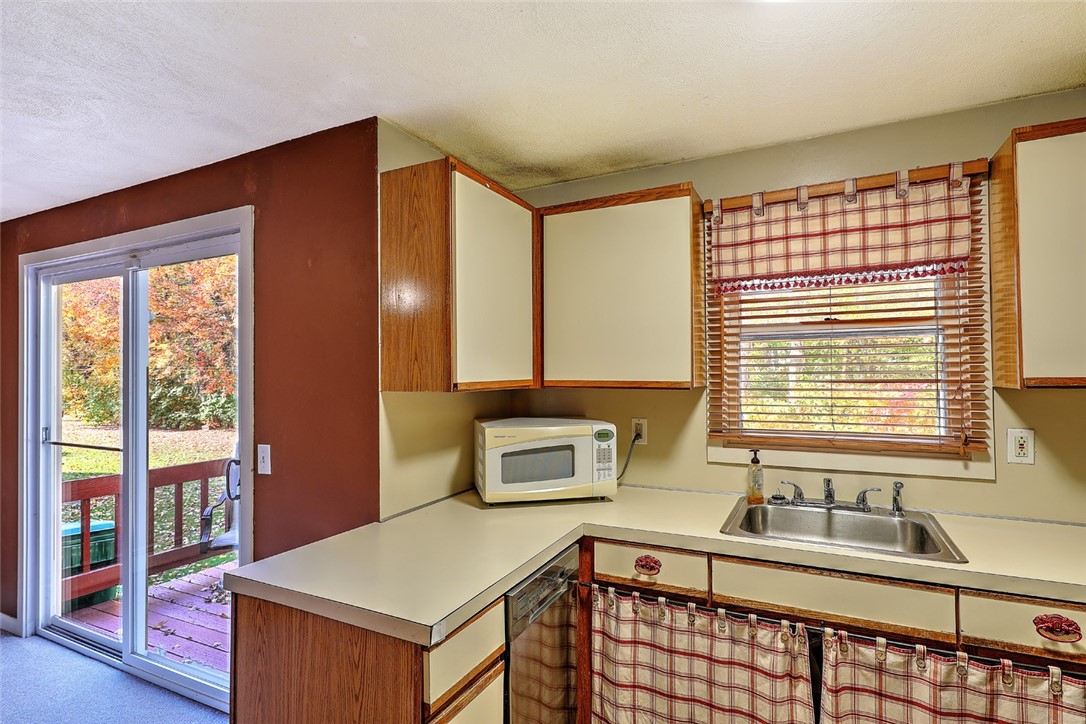 53 Reed Street Warwick, RI 02886 - Photo 12 of 37 Kitchen
