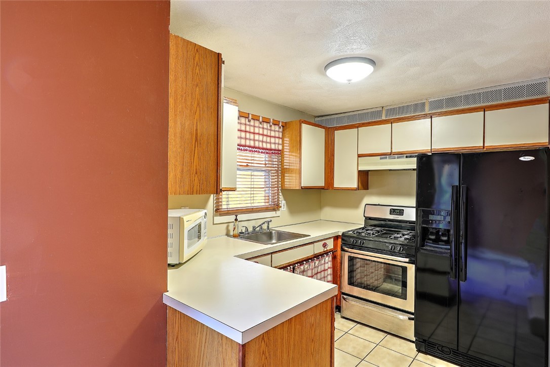53 Reed Street Warwick, RI 02886 - Photo 18 of 37 Kitchen