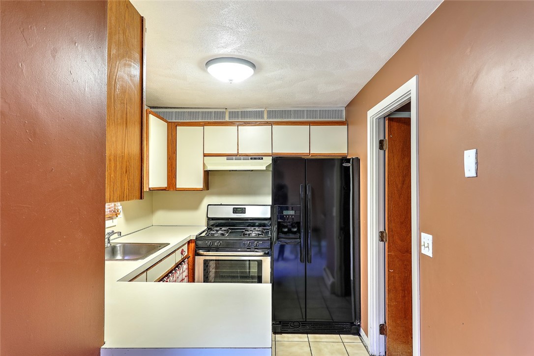 53 Reed Street Warwick, RI 02886 - Photo 19 of 37 Kitchen