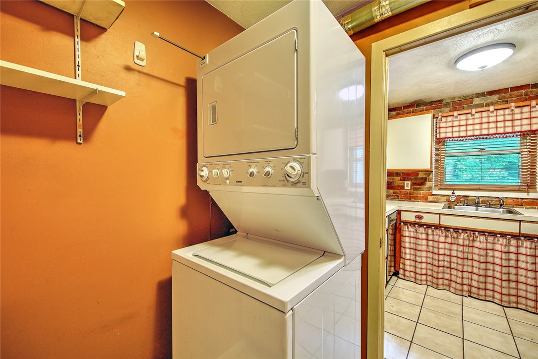 53 Reed Street Warwick, RI 02886 - Photo 22 of 37 1st floor laundry