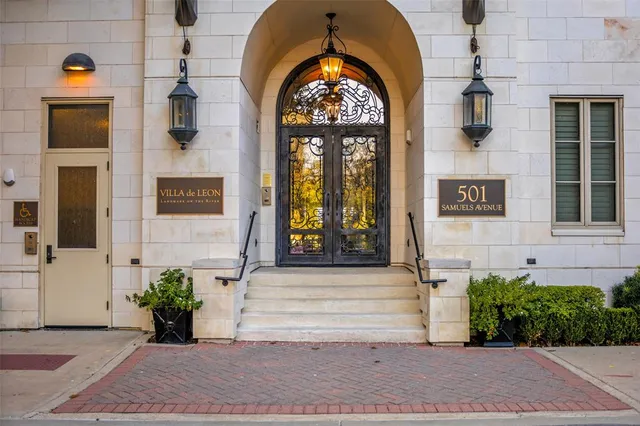 $4,500 | 501 Samuels Avenue, Unit 320, Fort Worth, TX 76102