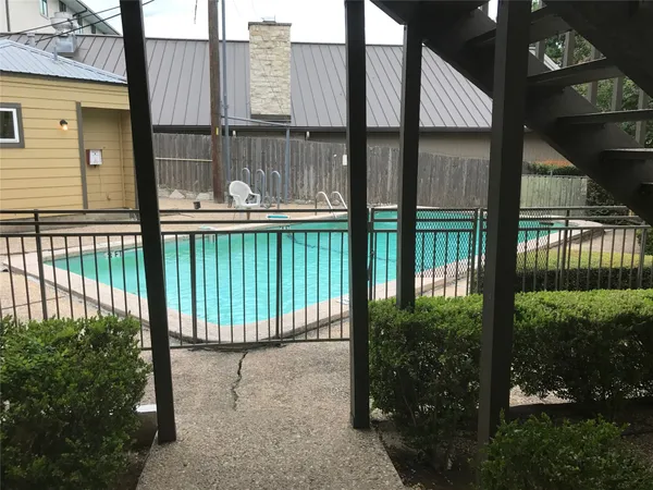 $1,050 | 1000 West 26th Street, Unit 112, Austin, TX 78705
