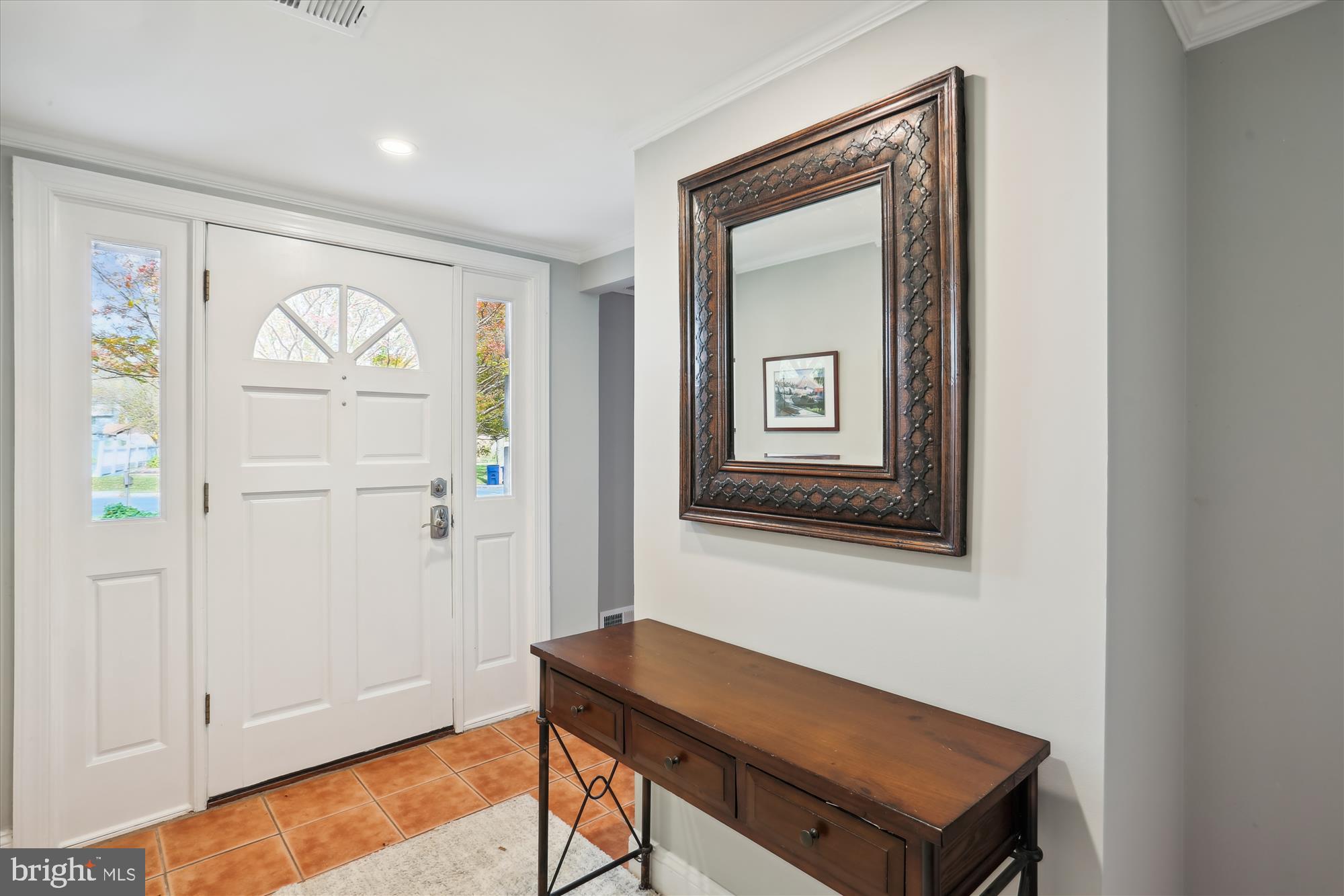 19500 Wootton Avenue Poolesville, MD 20837 - Photo 11 of 62 a room with painting and a table