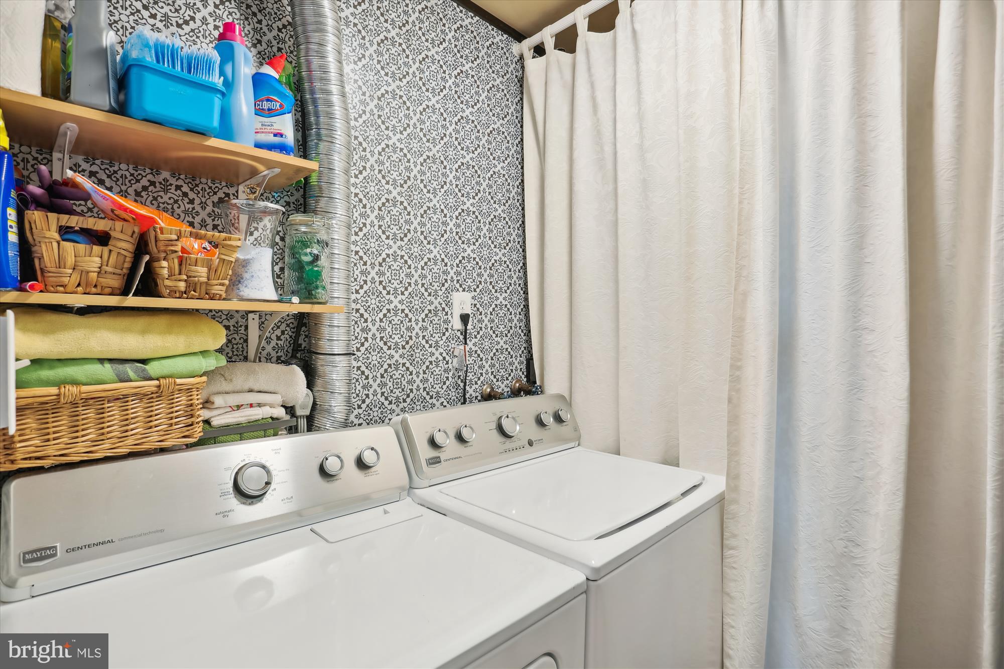 19500 Wootton Avenue Poolesville, MD 20837 - Photo 51 of 62 a utility room with dryer and washer