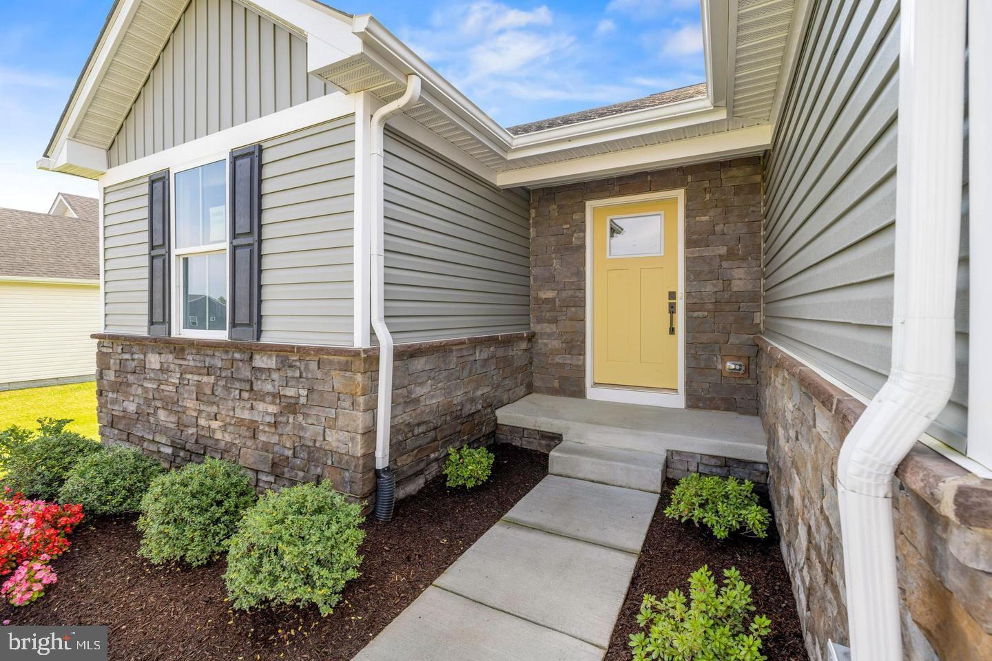 445 Perspective Place Hedgesville, WV 25427 - Photo 2 of 21