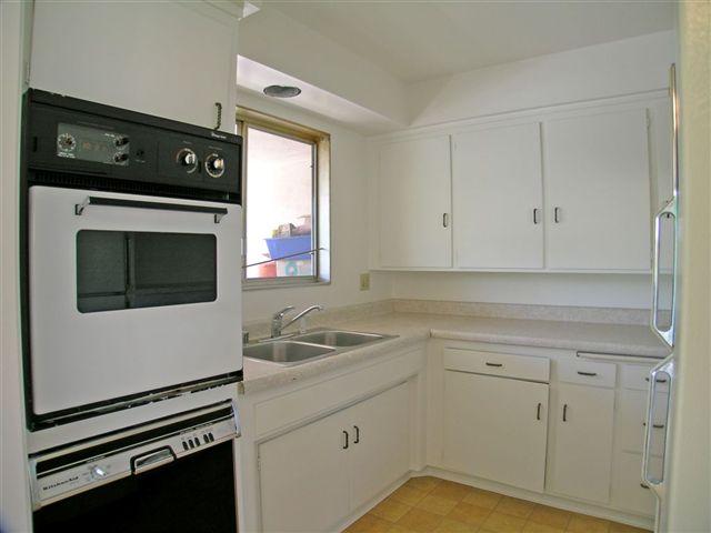5940 Encina Road, Unit 5 Goleta, CA 93117 - Photo 5 of 18 Kitchen Area