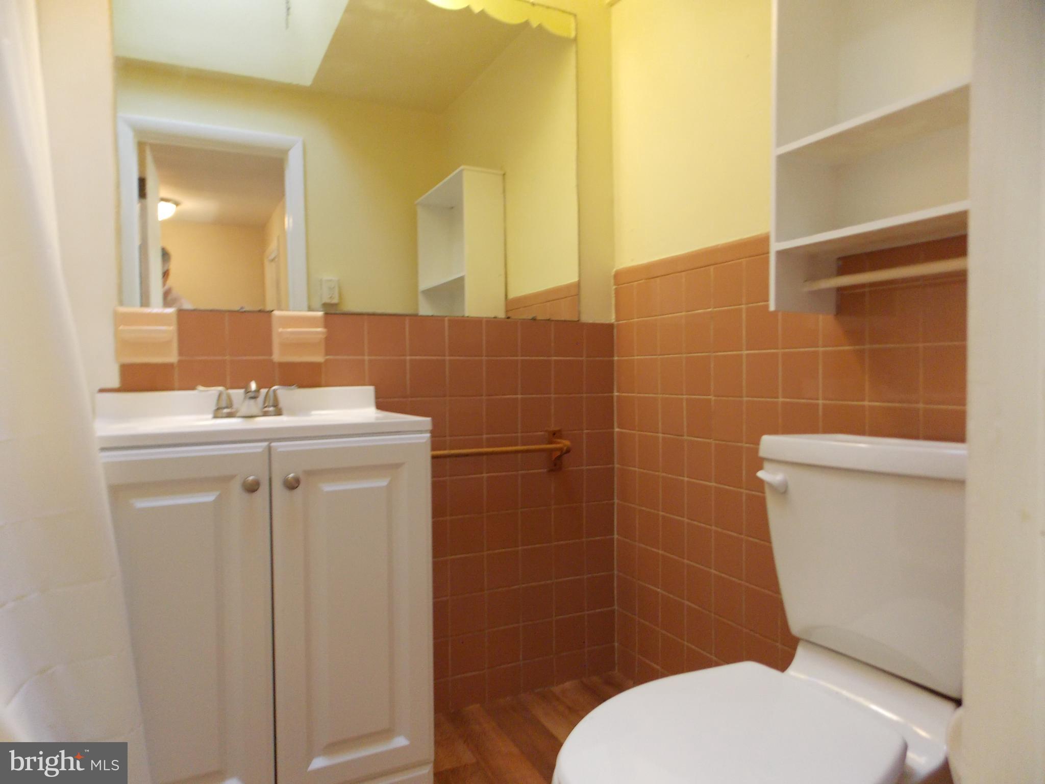 968 Grant Road Folcroft, PA 19032 - Photo 14 of 18 Bathroom