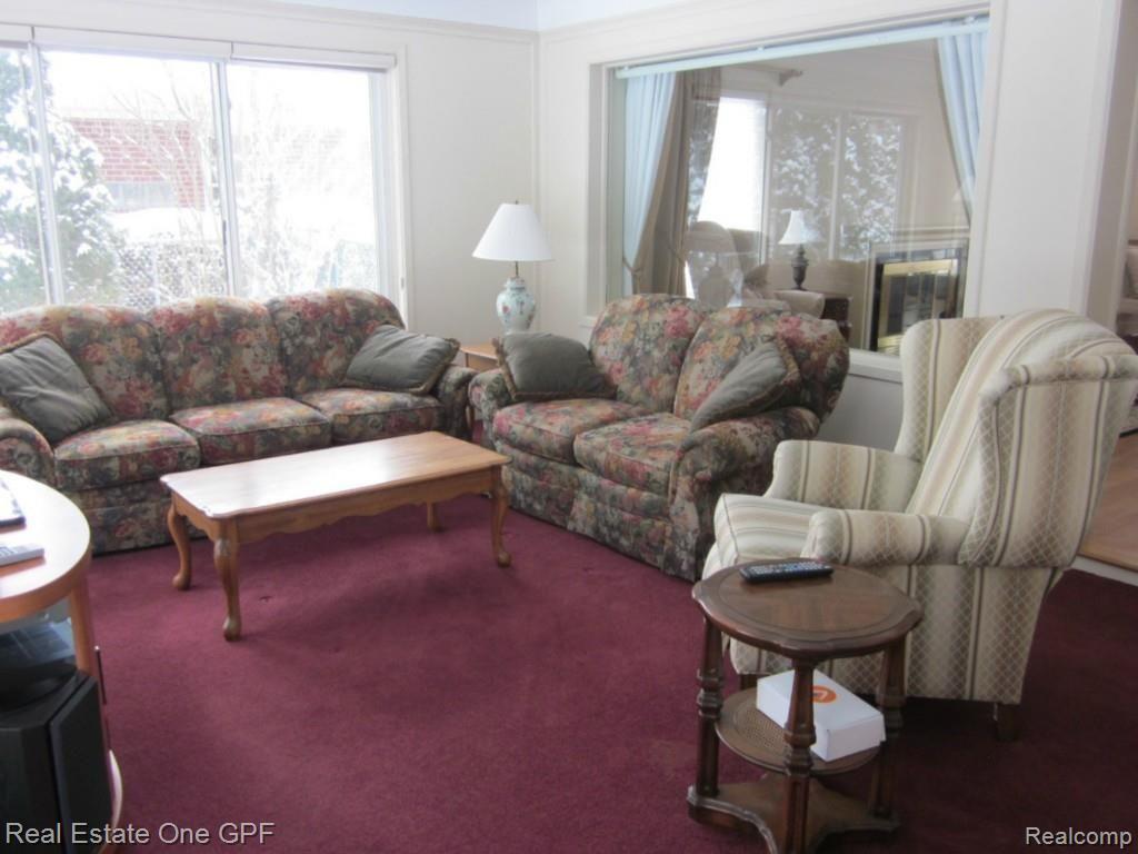 60 Fairford Road Grosse Pointe, MI 48236 - Photo 9 of 18 IMG_1562.jpg