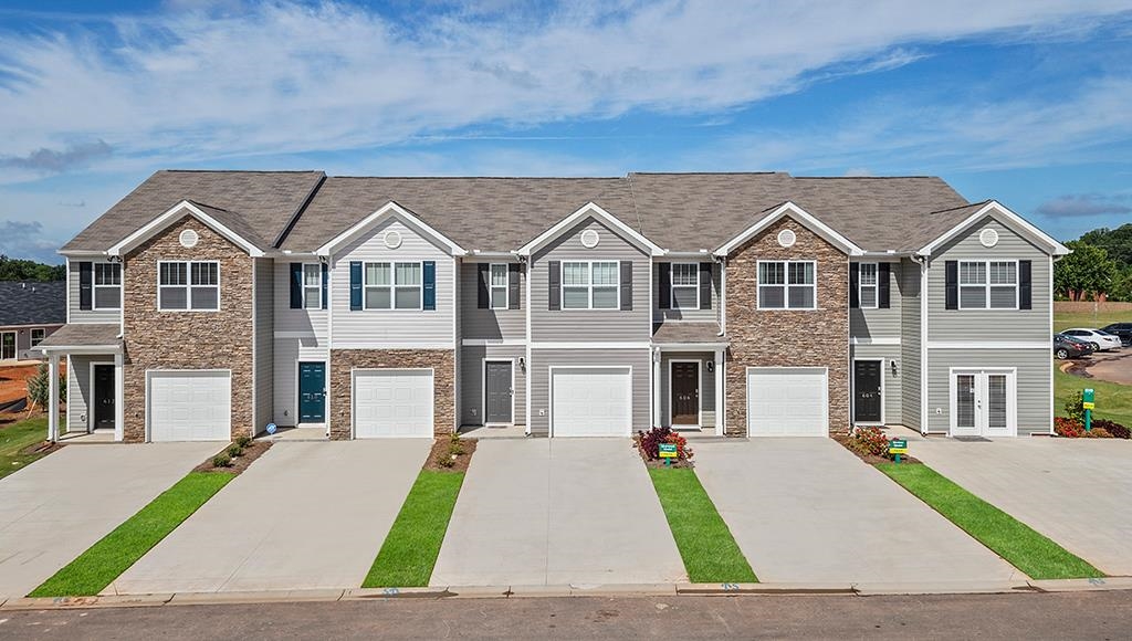 1353 Wunder Way Boiling Springs, SC 29316 - Photo 1 of 2 Gallery Image 1