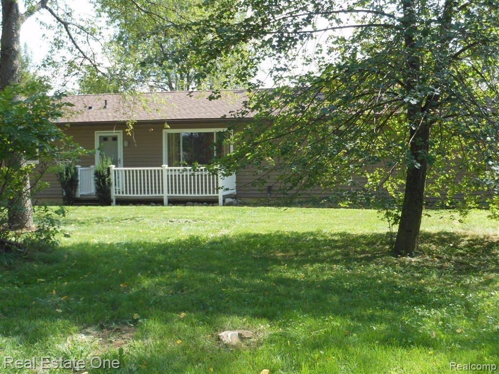 13822 Lone Tree Road Milford, MI 48380 - Photo 21 of 24 Private Setting