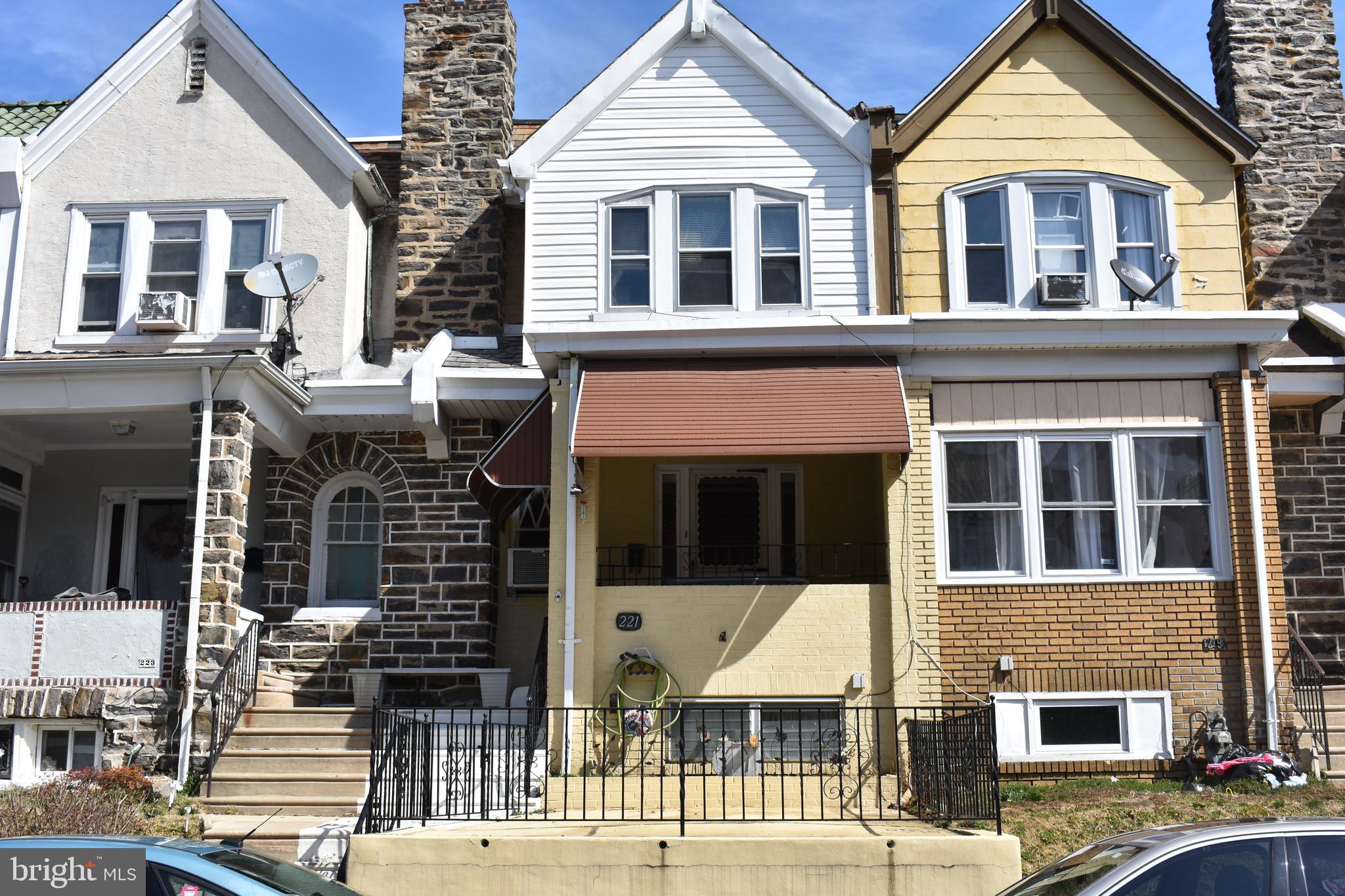 221 Avon Road Upper Darby, PA 19082 - Photo 1 of 17