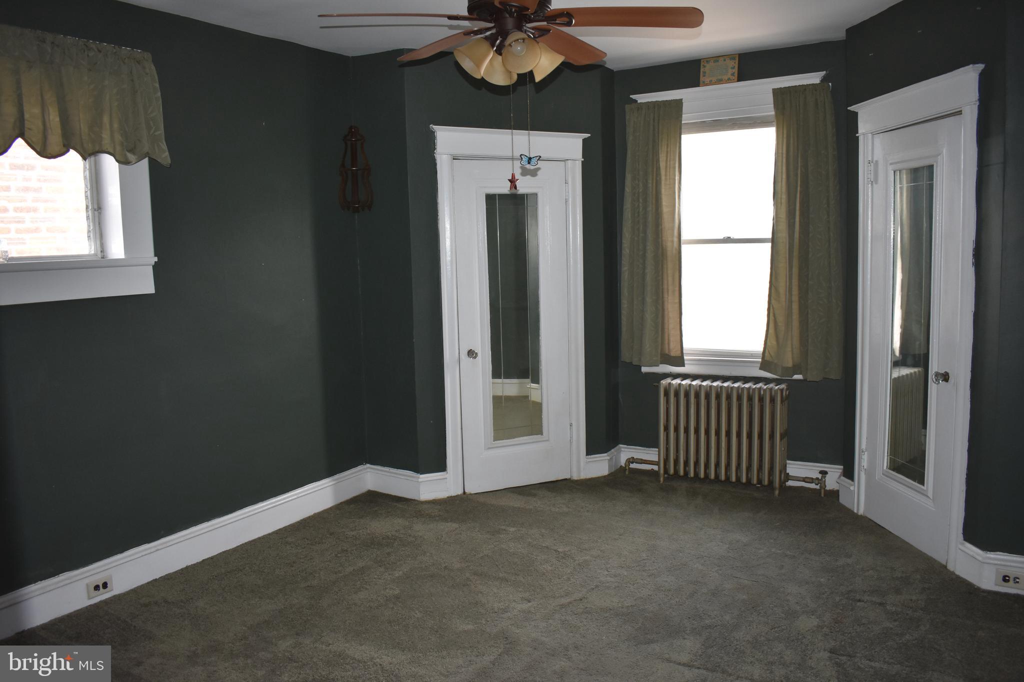 221 Avon Road Upper Darby, PA 19082 - Photo 11 of 17