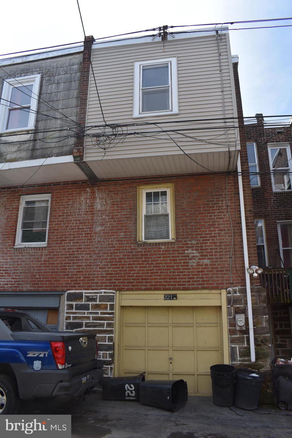 221 Avon Road Upper Darby, PA 19082 - Photo 12 of 17