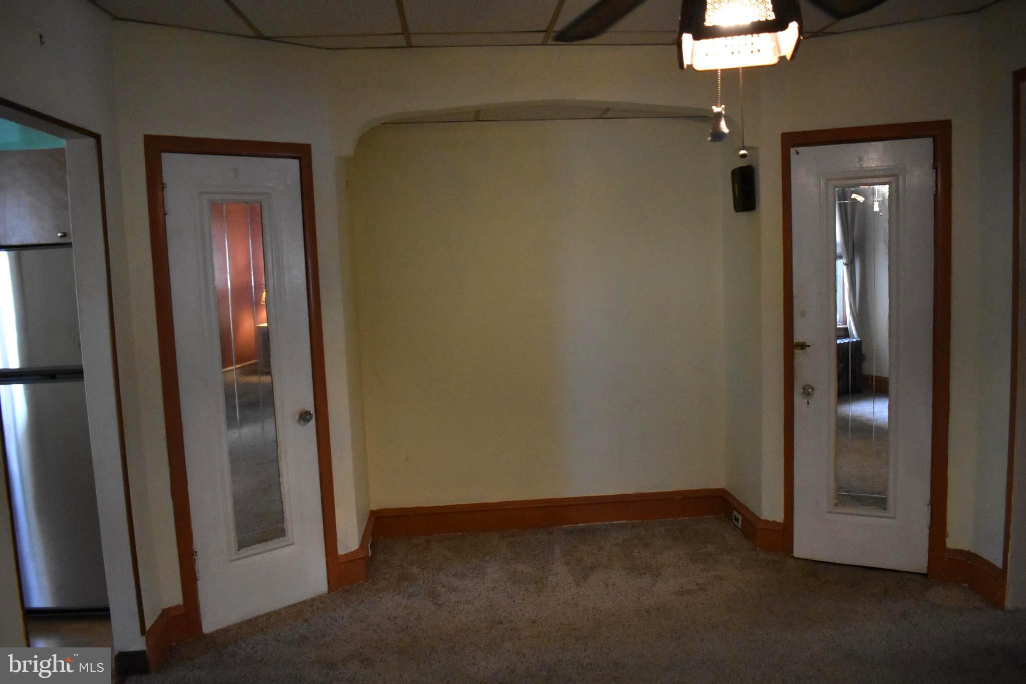 221 Avon Road Upper Darby, PA 19082 - Photo 5 of 17