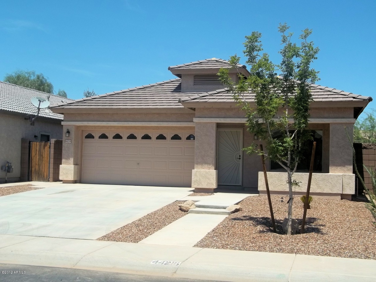 44216 Pioneer Road Maricopa, AZ 85139 - Photo 2 of 20 .