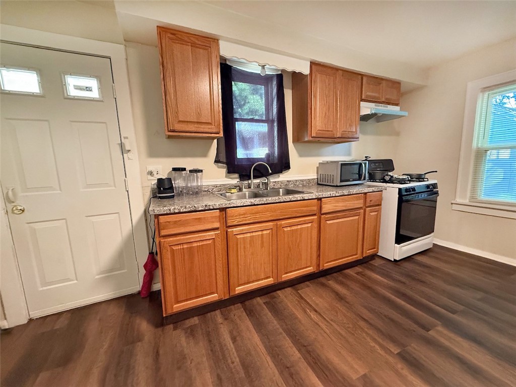 690 Seward Street Rochester, NY 14611 - Photo 17 of 30
