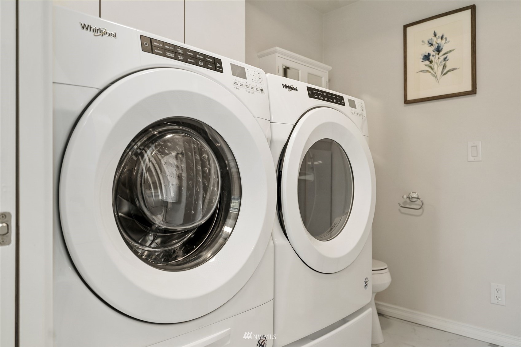 3007 Stafford Way Bothell, WA 98012 - Photo 24 of 32 a utility room with dryer and washer