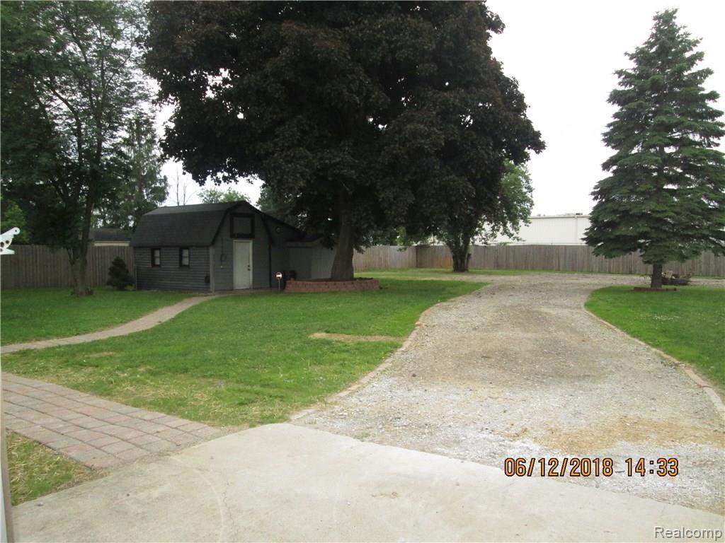 2077 Covert Road Burton, MI 48509 - Photo 2 of 34 IMG_5406.JPG