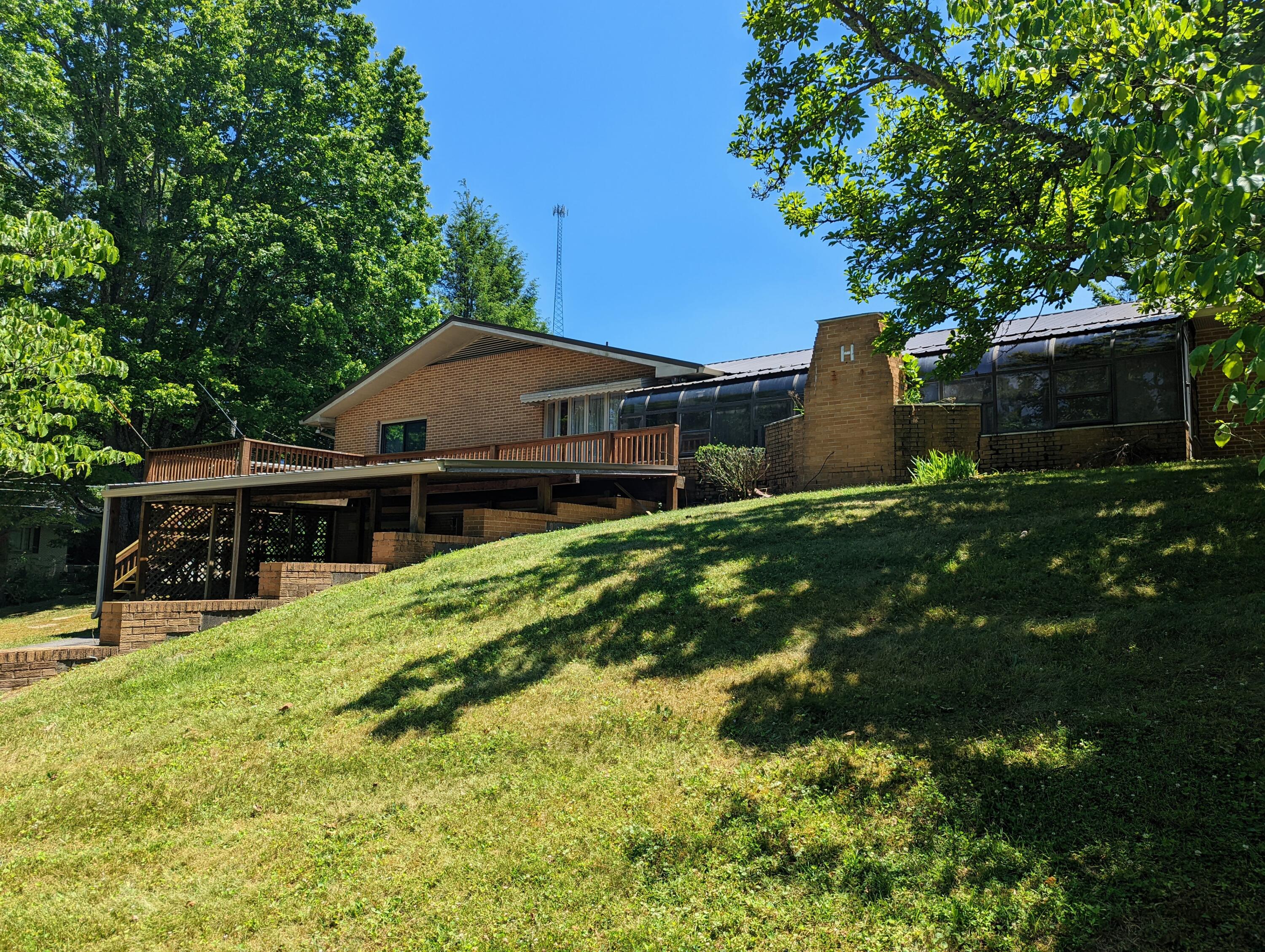 121 Sunset Drive Clintwood, VA 24228 - Photo 22 of 53 PXL_20220622_182500639