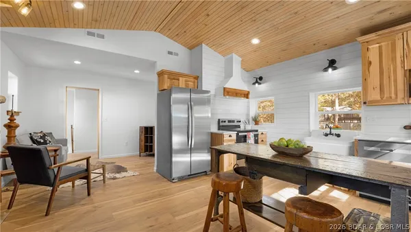 $299,999 | 4935 University Lane, Osage Beach, MO 65065