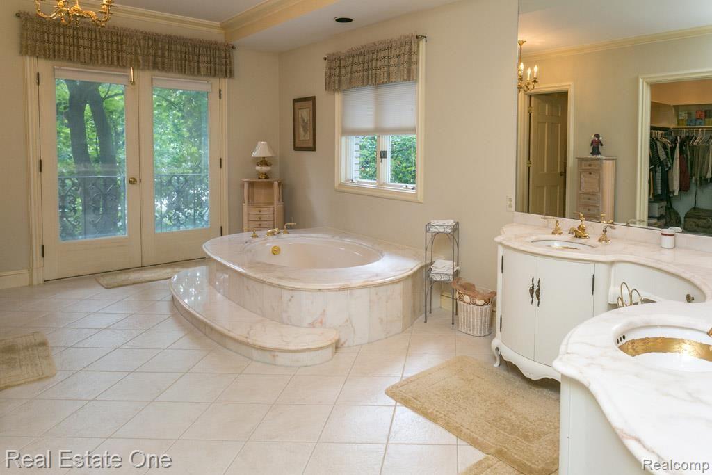 5941 Southgate Road Rochester, MI 48306 - Photo 38 of 72 5941SouthgateRd-36.jpg