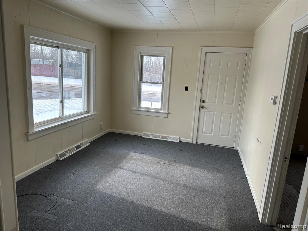 2002 Branch Road Flint, MI 48506 - Photo 6 of 9 Gallery Image 6