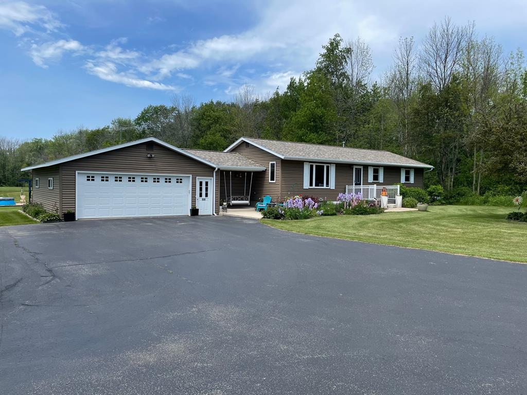 2125 Stone Road Sturgeon Bay, WI 54235 - Photo 1 of 29 Main View