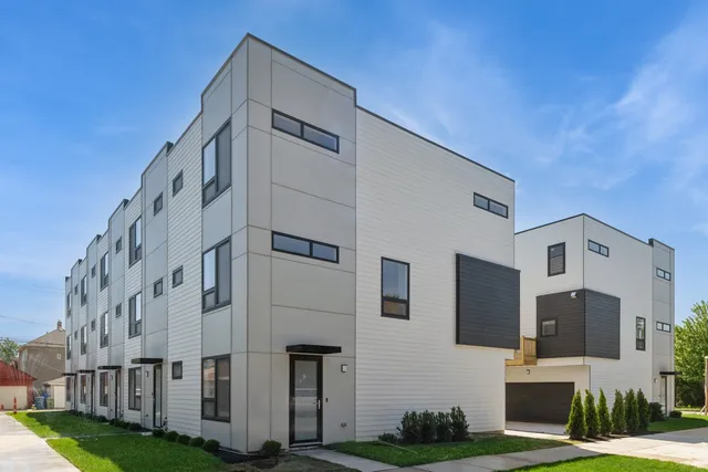 $615,000 | 944 Beloit Avenue, Unit 2, Forest Park, IL 60130