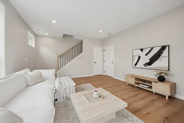 $615,000 | 944 Beloit Avenue, Unit 2, Forest Park, IL 60130